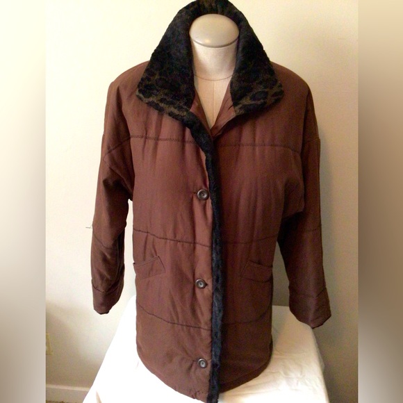 Apropos woman’s jacket. Size small. - Picture 1 of 5